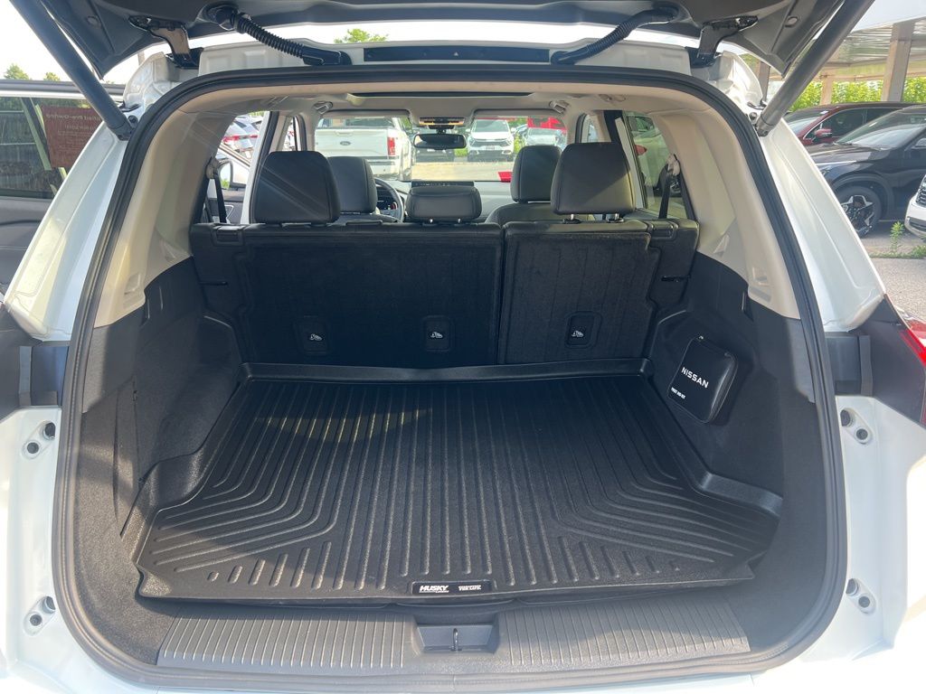 2024 Nissan Rogue Platinum photo 12