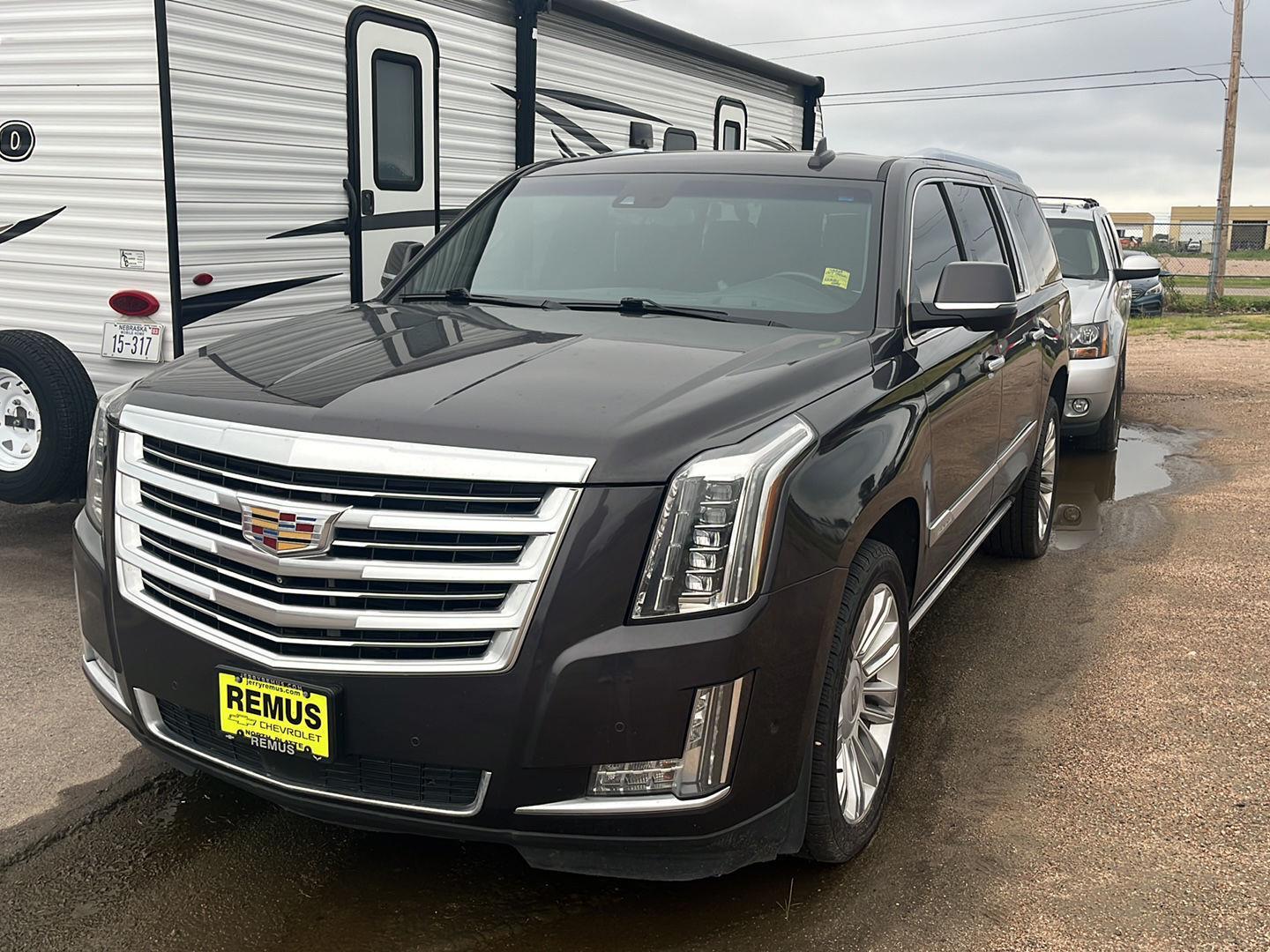 2017 Cadillac Escalade ESV Platinum's photo