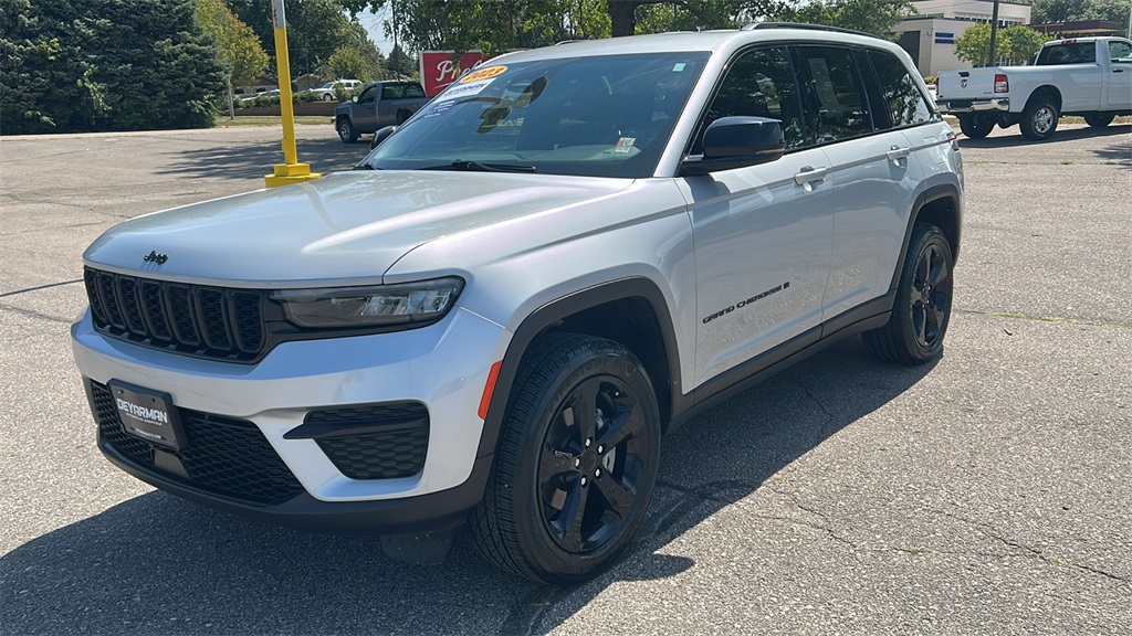 2023 Jeep Grand Cherokee Altitude photo 6