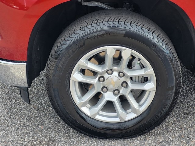 2024 Chevrolet Silverado 1500 LT photo 10