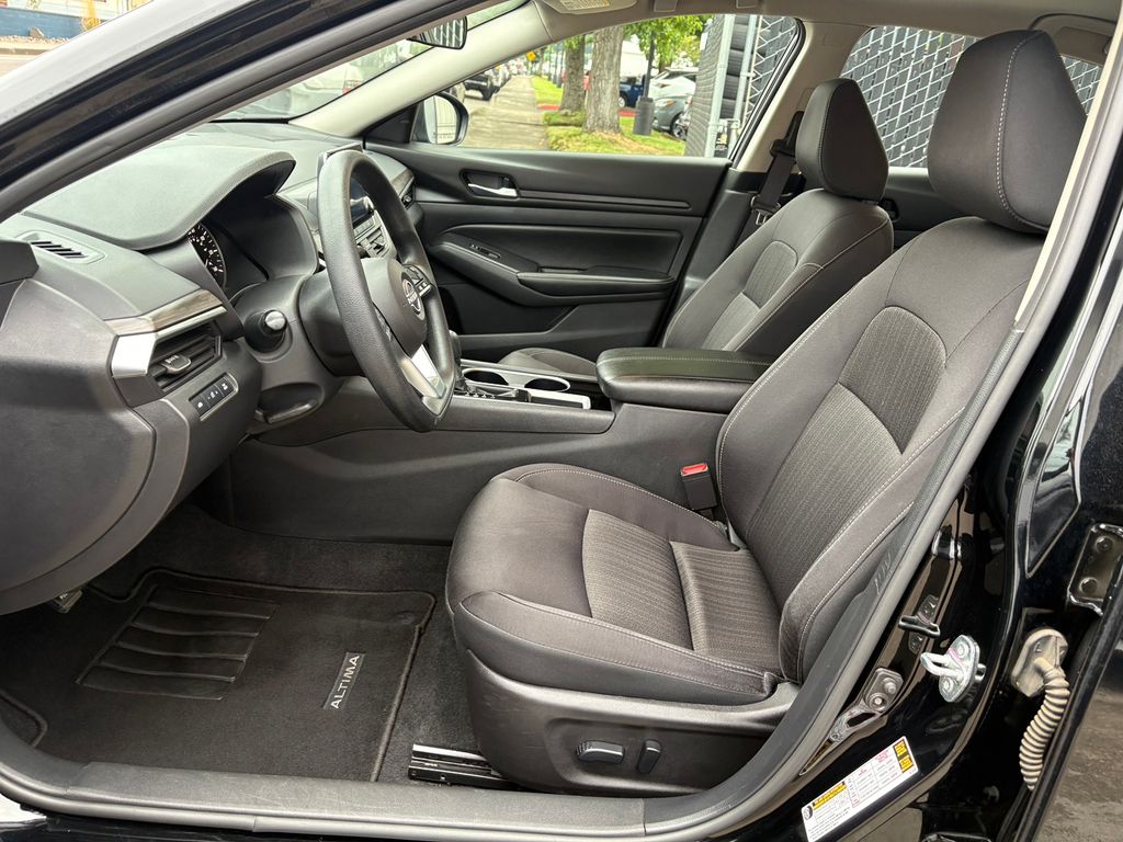 2024 Nissan Altima 2.5 SV photo 15