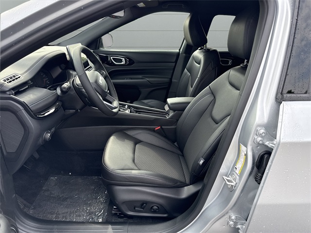 2025 Jeep Compass Latitude photo 9