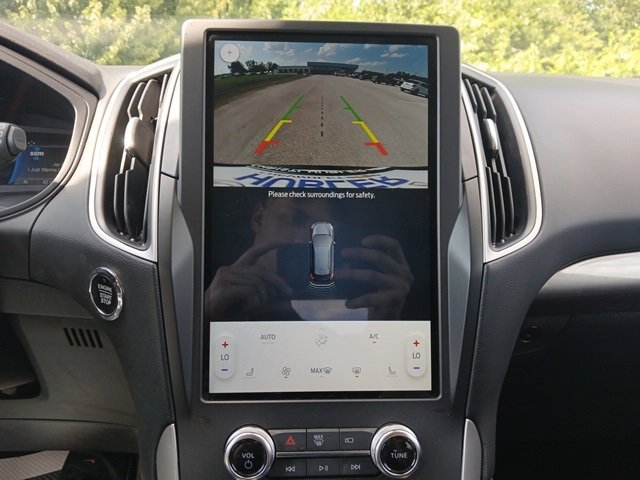 2024 Ford Edge SEL photo 16