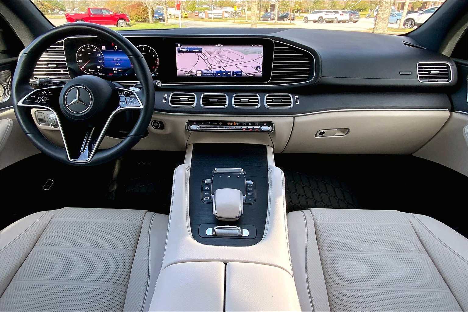 2025 Mercedes Benz GLS 450 4MATIC photo 14