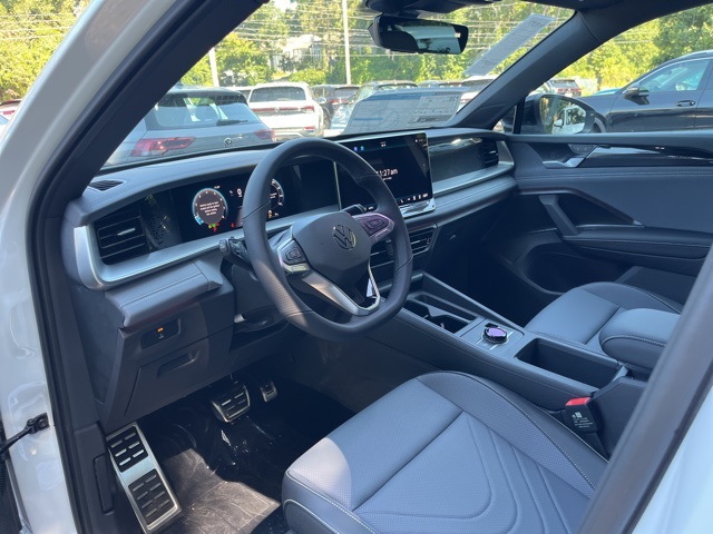 2025 Volkswagen Tiguan SE R-Line Black photo 3