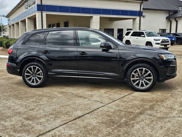 2024 Audi Q7 45 Premium Plus photo 2