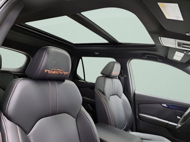 2025 Honda Pilot TrailSport photo 3