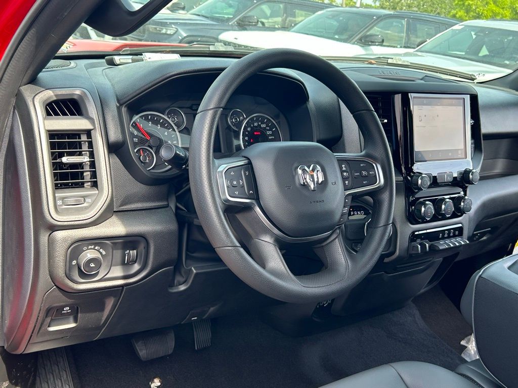 2025 Ram 1500 Tradesman photo 29