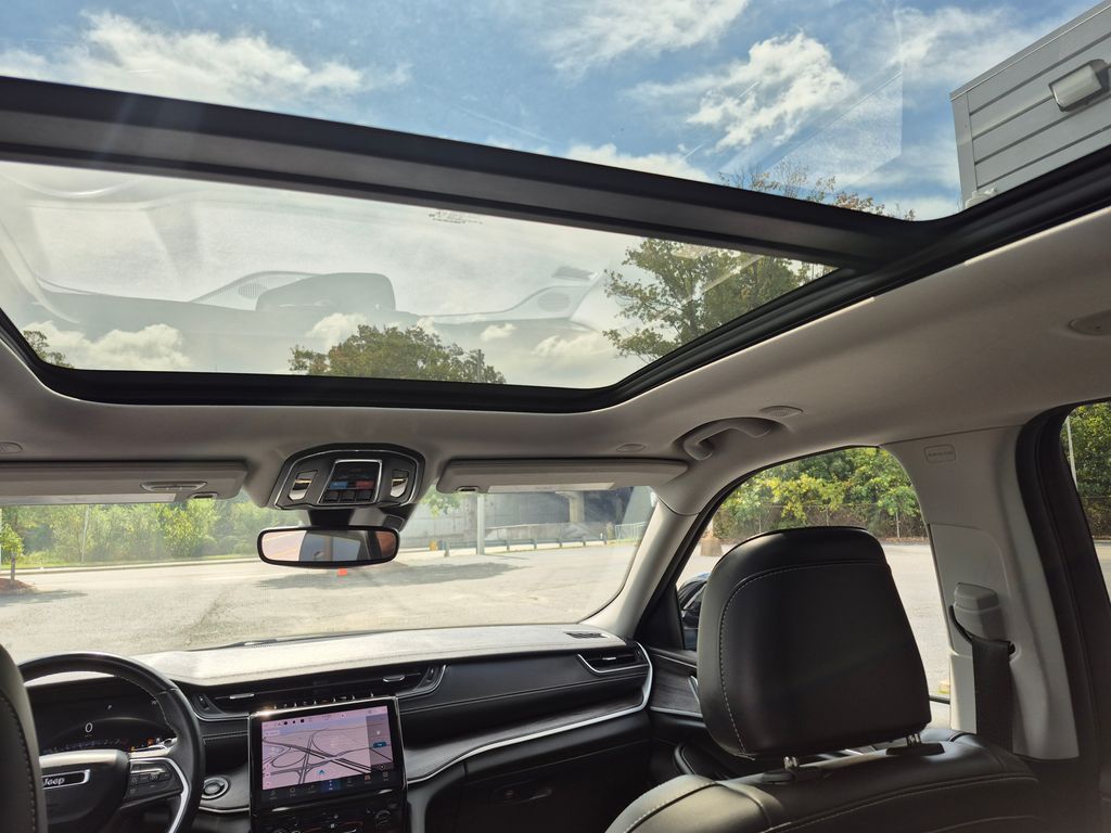 2022 Jeep Grand Cherokee Limited photo 8
