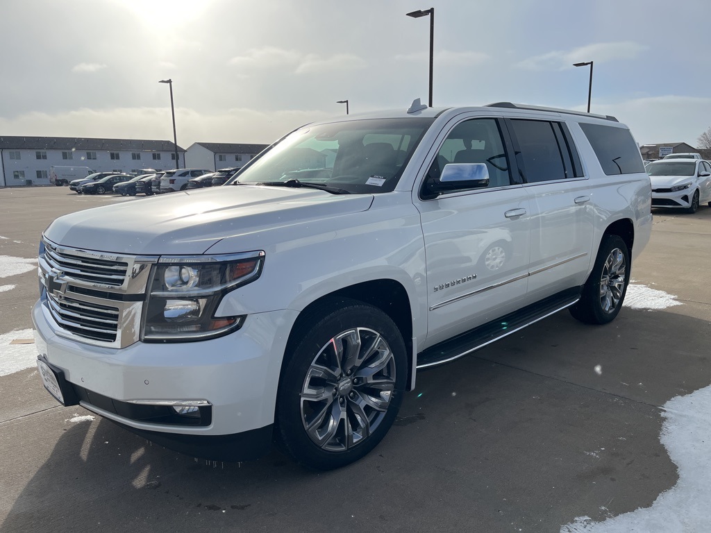 2017 Chevrolet Suburban Premier's photo