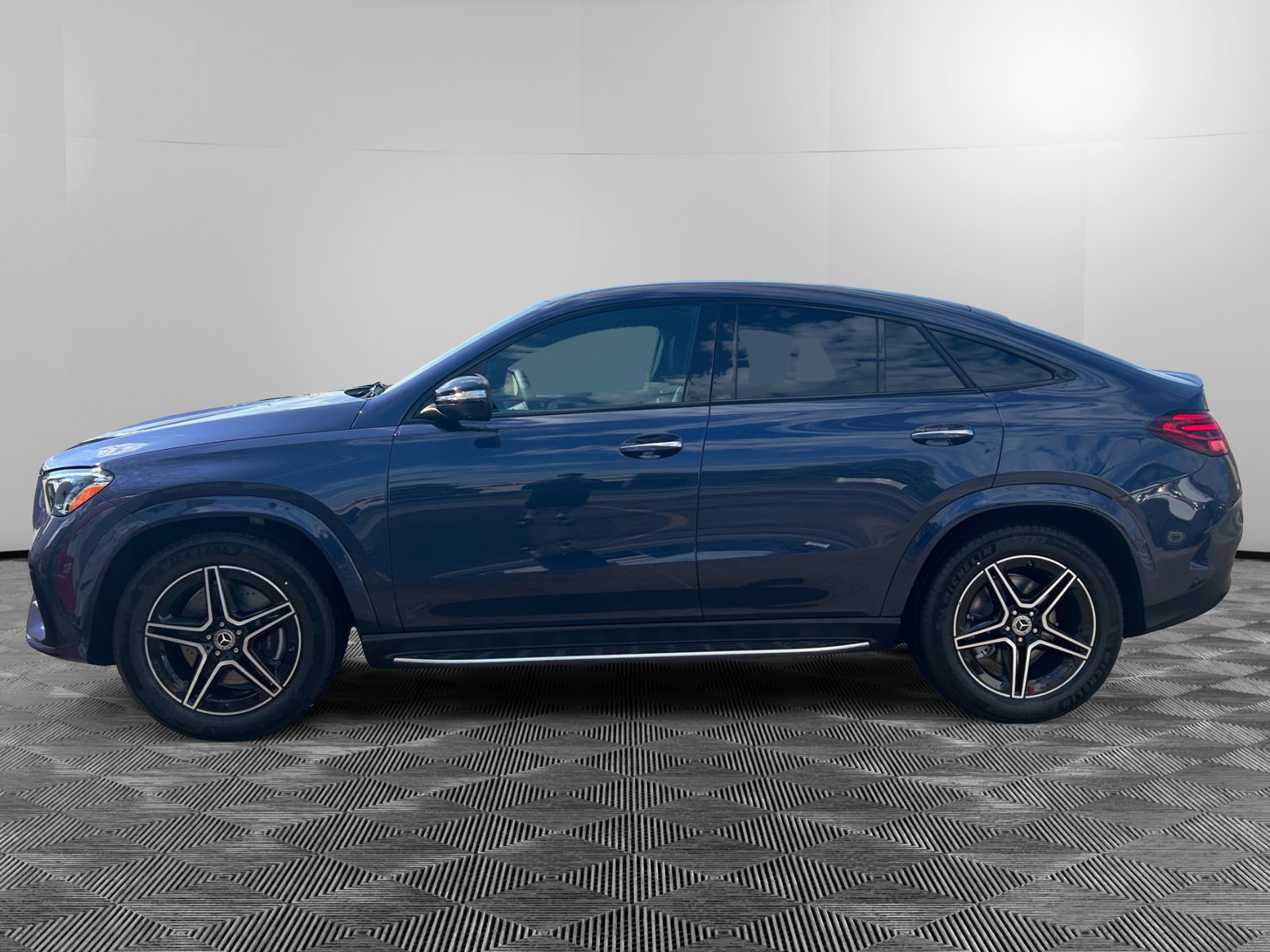 2026 Mercedes Benz GLE 450 4MATIC photo 2