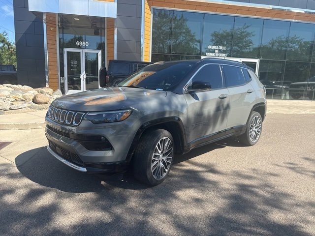 2022 Jeep Compass Limited photo 2