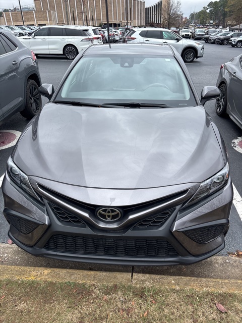 2023 Toyota Camry SE's photo