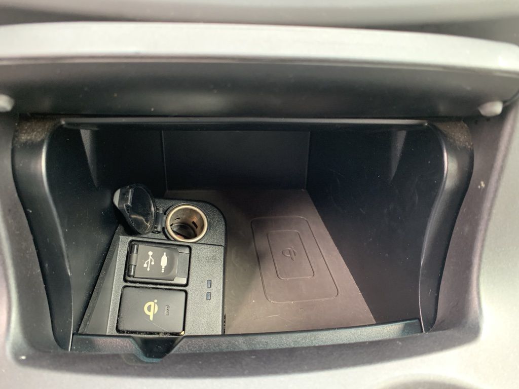 2015 Toyota Camry XLE photo 19