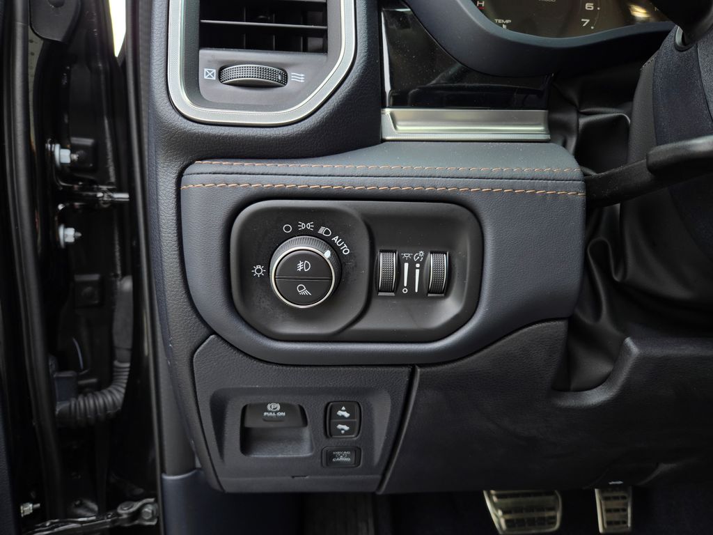 2025 Ram 1500 photo 11