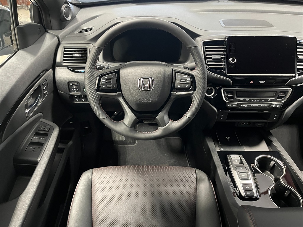 2025 Honda Ridgeline Black Edition photo 7