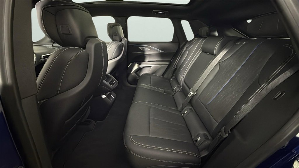 2024 Cadillac Lyriq Luxury photo 29