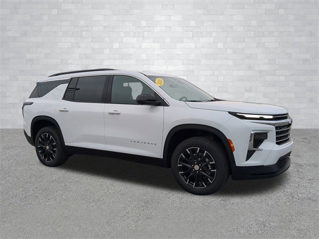 2026 Chevrolet Traverse photo 2