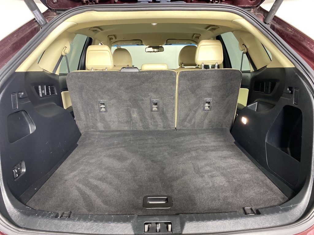 2019 Ford Edge SEL photo 5