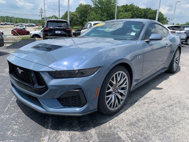 2025 Ford Mustang GT Premium photo 3