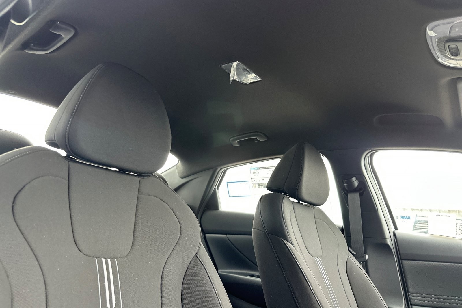 2025 Hyundai Elantra SEL Sport photo 16
