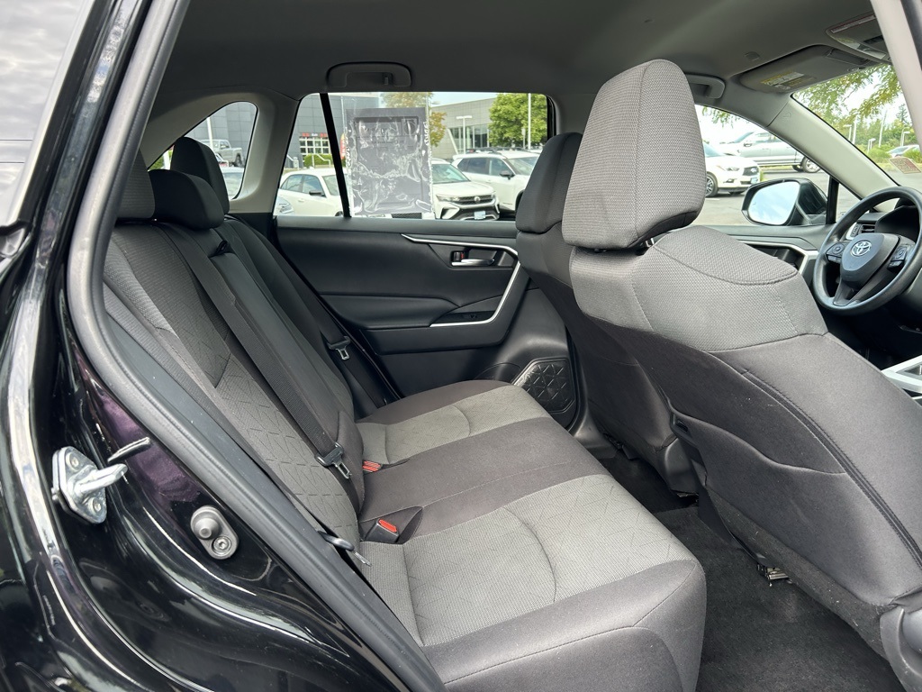 2024 Toyota RAV4 XLE photo 24