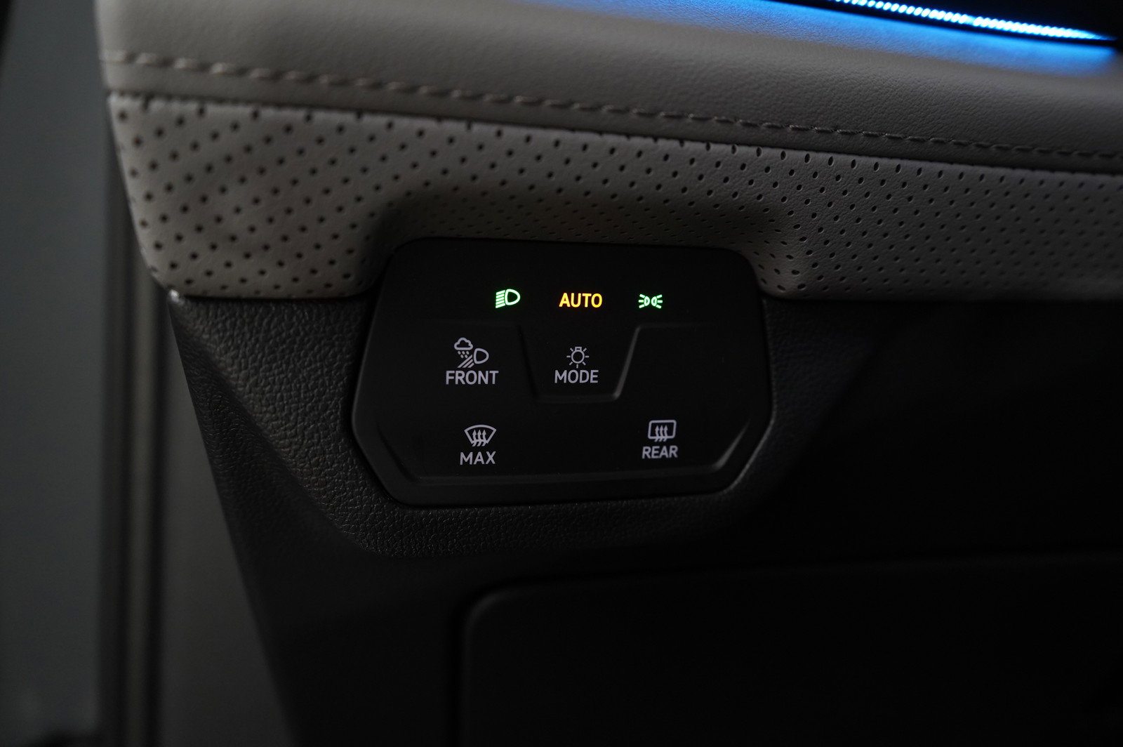 2024 Volkswagen Atlas Peak Edition SE Technology photo 24