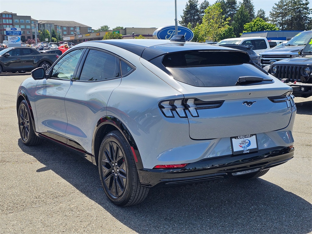 2025 Ford Mustang Mach-E Premium photo 4