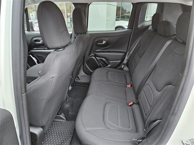 2022 Jeep Renegade Latitude photo 9