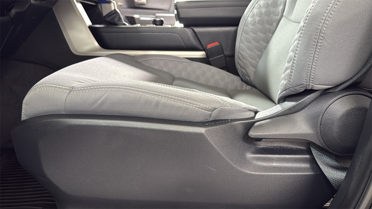 2024 Toyota Tundra SR5 photo 12