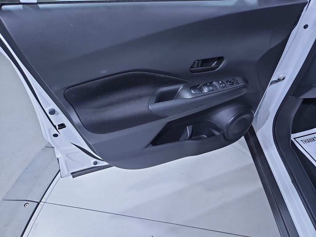 2024 Nissan Kicks S photo 10