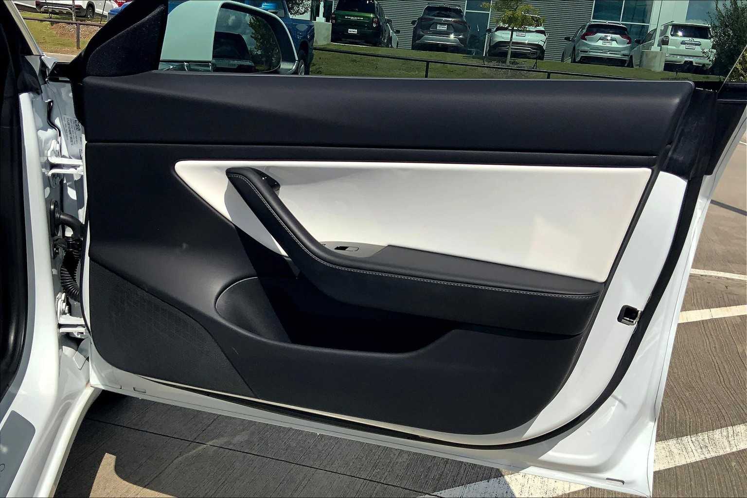 2019 Tesla Model 3 Standard Range photo 19