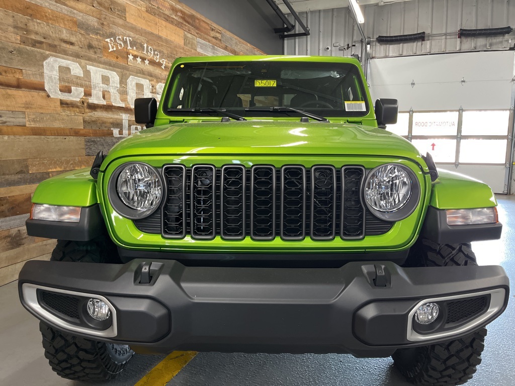 2025 Jeep Gladiator Sport photo 13