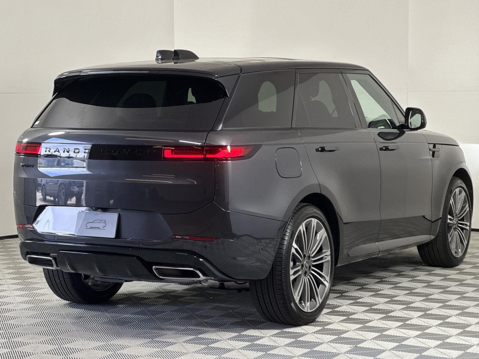 2025 Land Rover Range Rover Sport SE photo 4