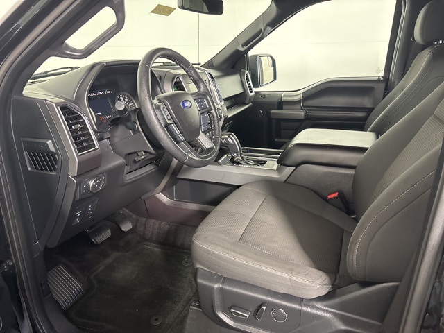 2016 Ford F-150 XLT photo 10