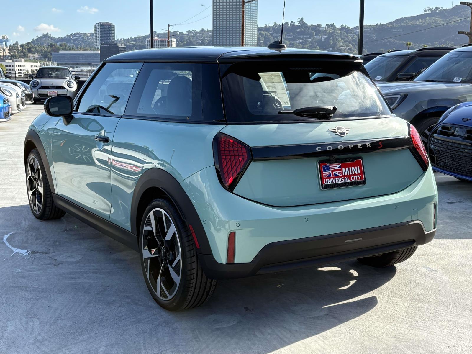 2026 Mini Cooper Hardtop S 2 Door Iconic photo 2