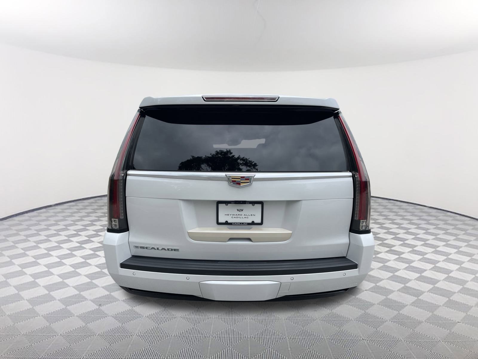 2019 Cadillac Escalade Premium Luxury photo 3