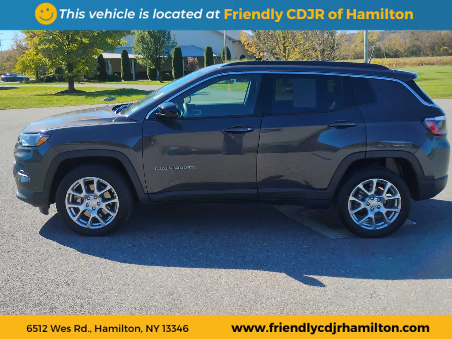 2024 Jeep Compass Latitude Lux photo 2