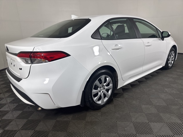 2022 Toyota Corolla LE photo 3