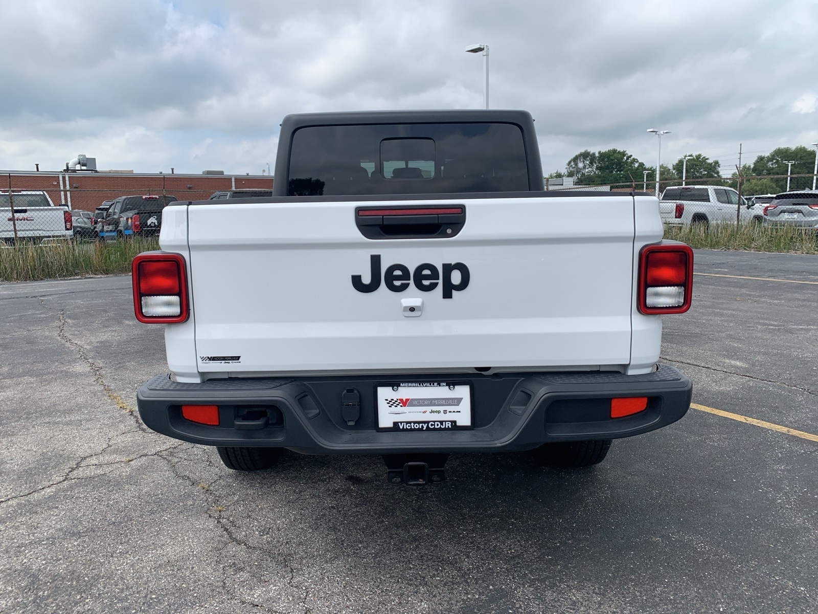 2023 Jeep Gladiator Sport photo 2