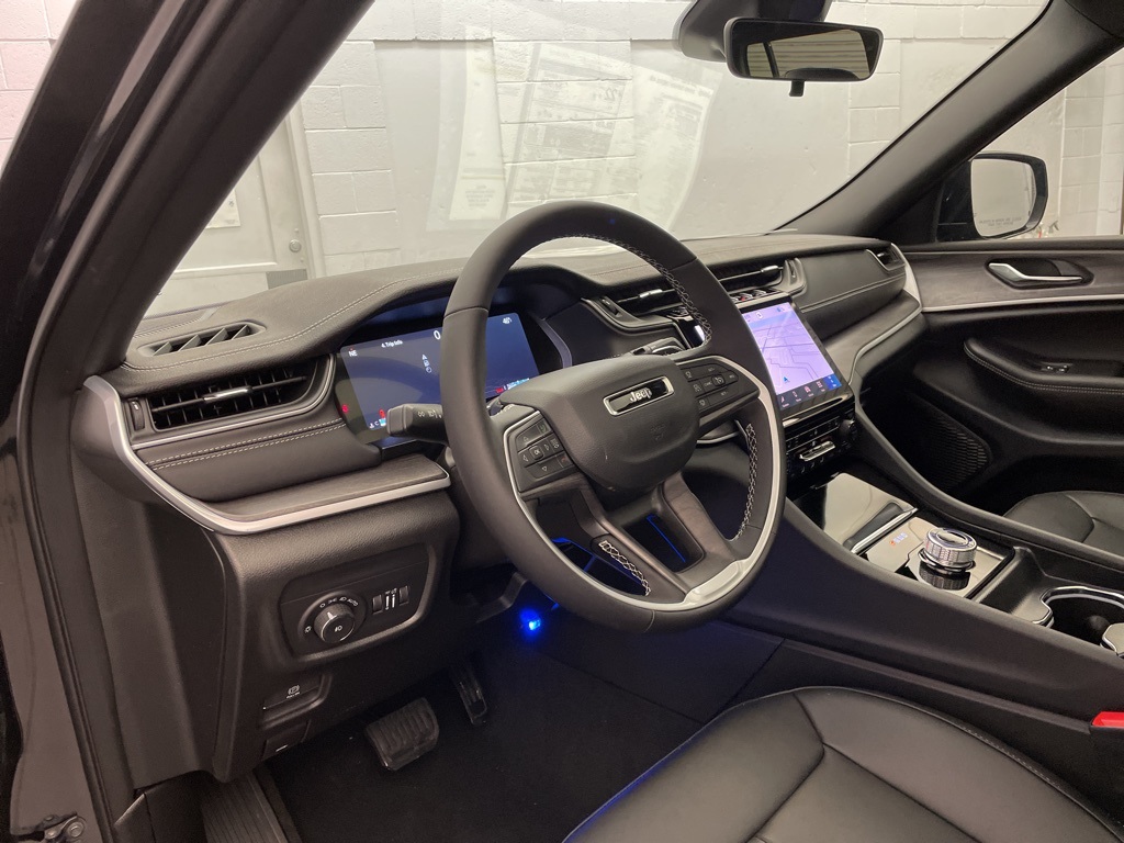 2025 Jeep Grand Cherokee Limited photo 10