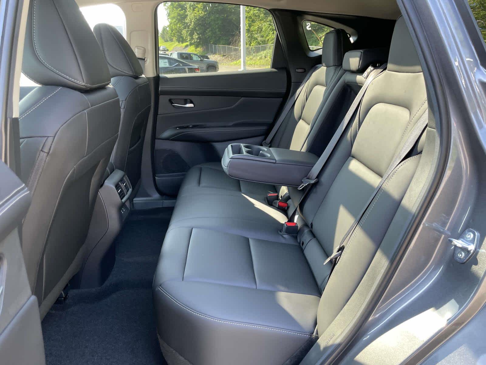 2025 Nissan Murano SL photo 14