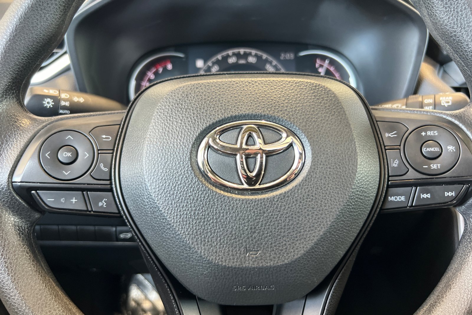 2023 Toyota RAV4 XLE photo 19