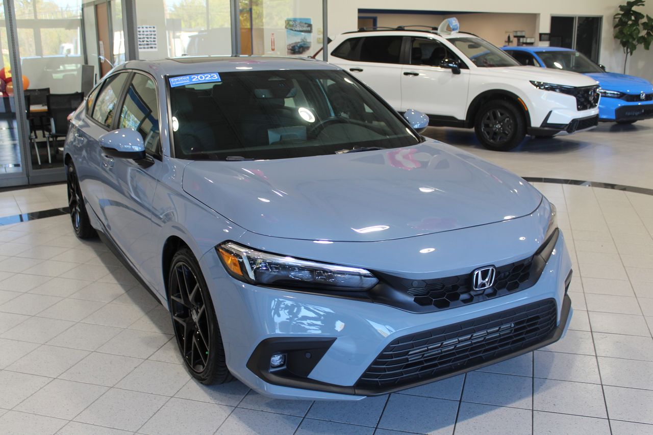 2023 Honda Civic Hatchback Sport Touring photo 3
