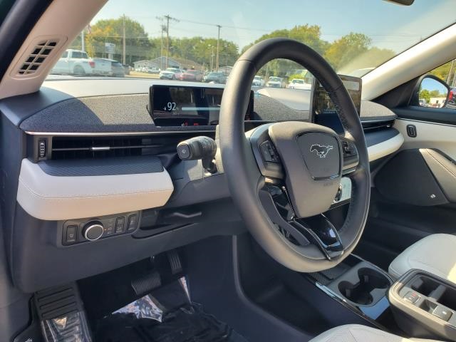 2025 Ford Mustang Mach-E Premium photo 12