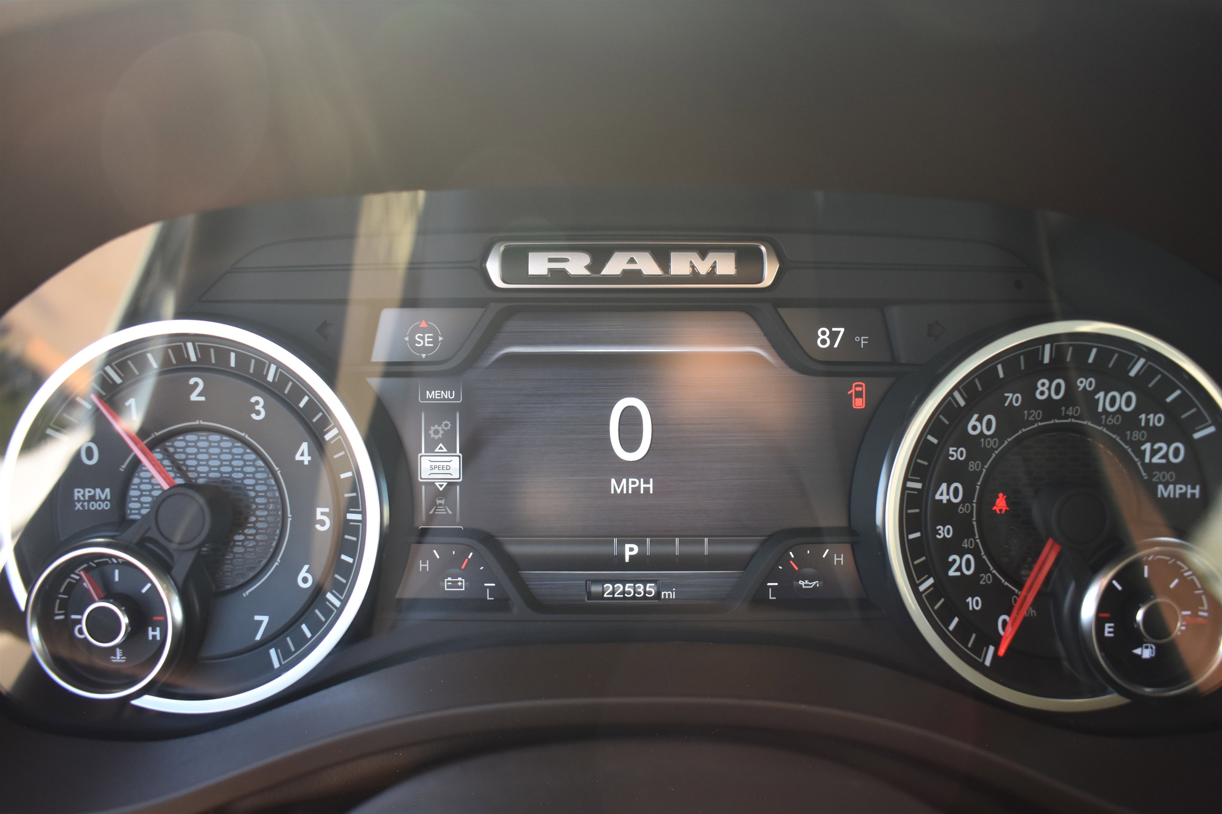 2025 Ram 1500 Laramie photo 12