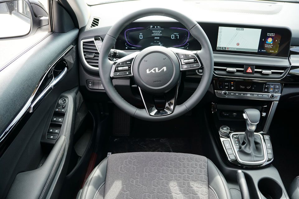 2026 Kia Seltos S photo 11