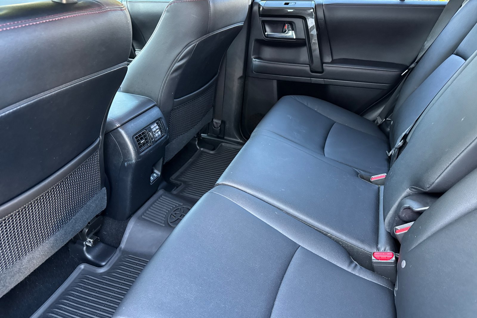 2022 Toyota 4Runner TRD Premium photo 11