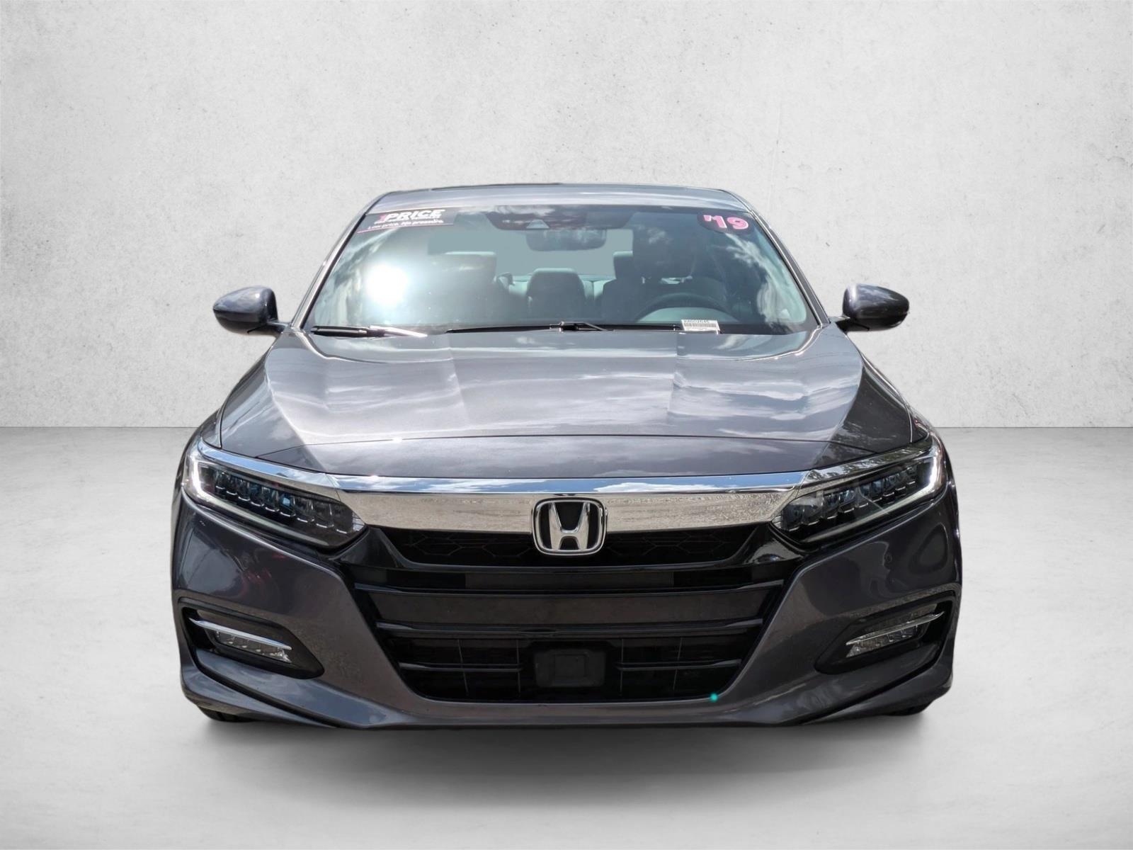 2019 Honda Accord Hybrid Touring photo 2