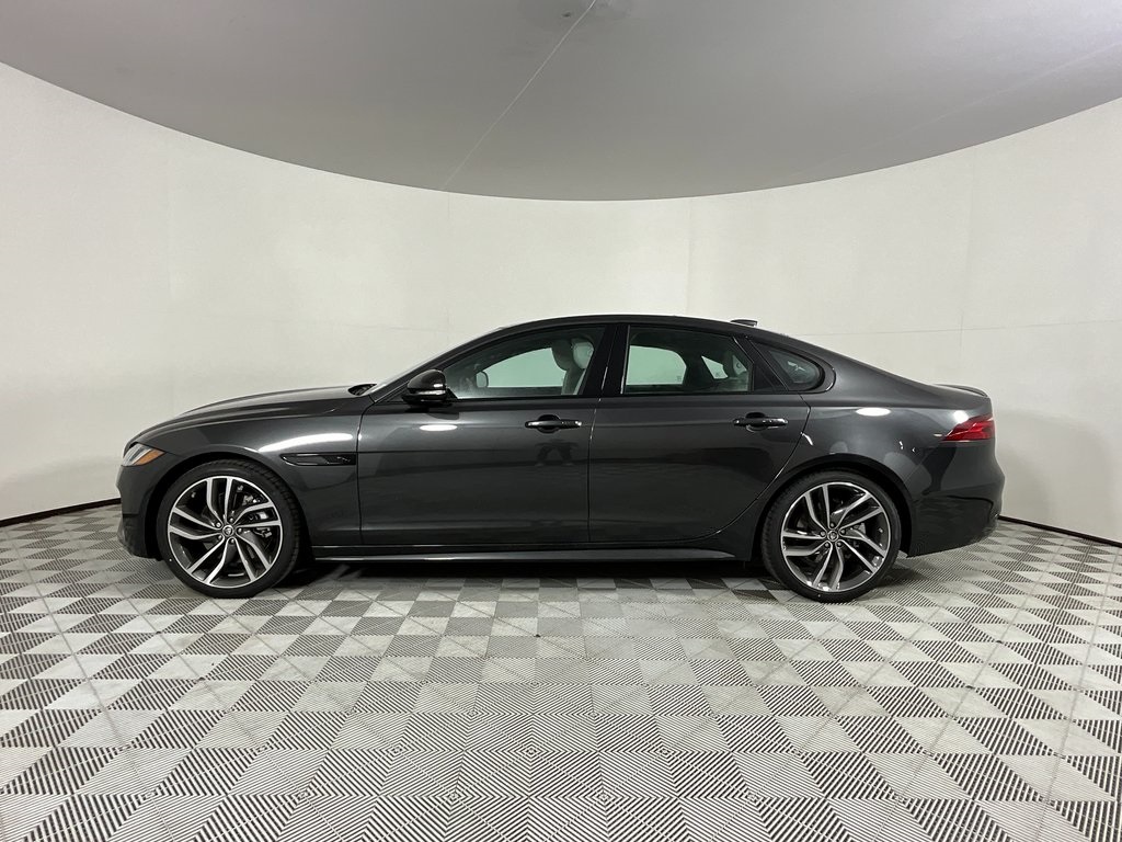 New 2024 Carpathian Gray Premium Metallic Jaguar R-Dynamic SE image 6